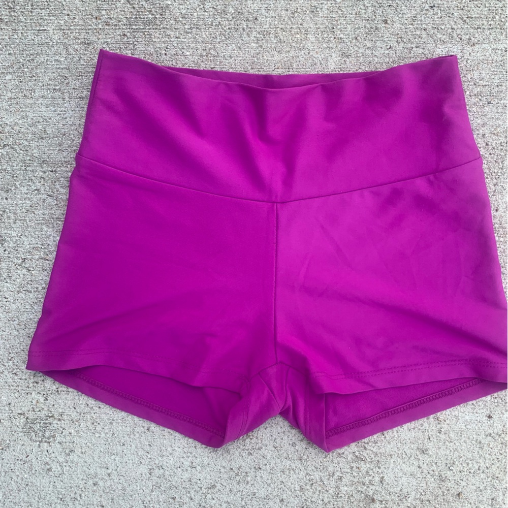 *SOLD* Skatie Kiki pink booty shorts
